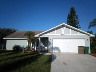 Main picture of 4024 SW 6th Pl