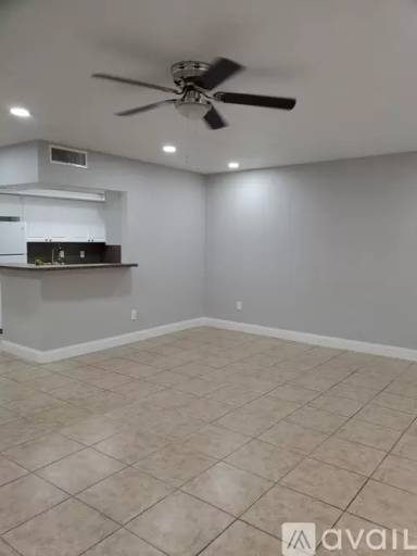 Main picture of 1855 NE 121st St