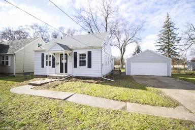 Main picture of 1028 Fries Ave