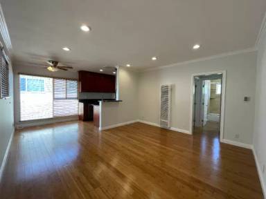 Main picture of 4110 Inglewood Blvd