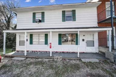 Main picture of 111 Saluda St