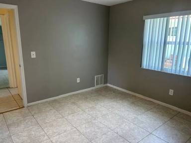 Main picture of 1207 Dinnerbell Ln E