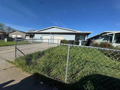 Main picture of 7966 Samantha Way