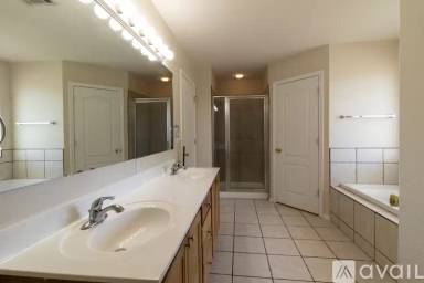 Main picture of 2132 Tierra de Suenos