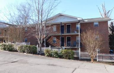 Main picture of 5540 N Broadway St