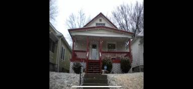 Main picture of 802 E 42nd St
