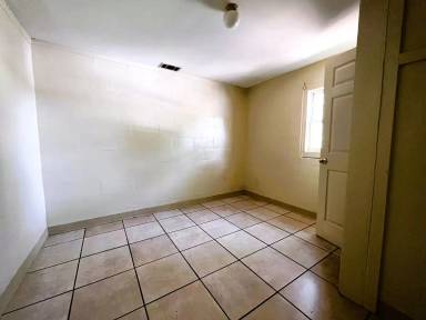 Main picture of 130 E Carver Dr