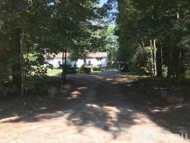 Main picture of 76 Pinecrest Rd