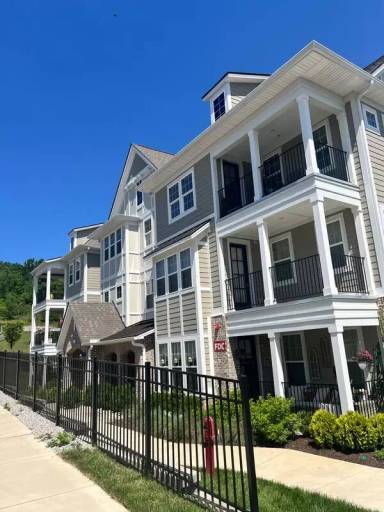 Main picture of 900 Vintage Green Ln