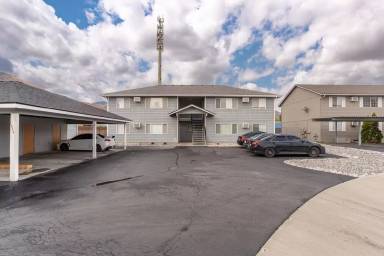 Main picture of 1624 Cross St