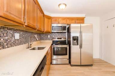 Main picture of 87 Cedar St