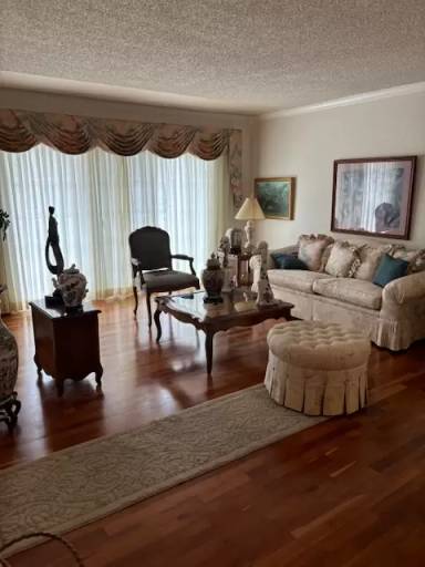 Main picture of 99 Versailles Ct
