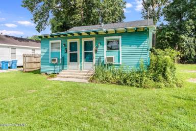 Main picture of 2700 Ambassador Caffery Pkwy