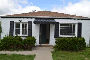 Main picture of 2714 S McClure St
