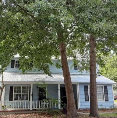 Main picture of 7 Wooddale Dr