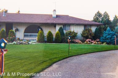 Main picture of 2635 E Robidoux Rd