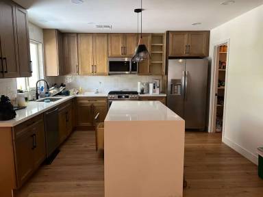Main picture of 920 E Leslie Ave