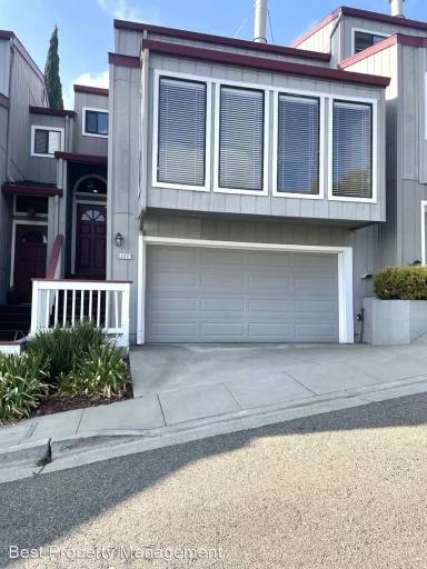 Main picture of 16283 Miramar Pl