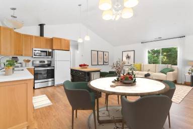 Main picture of 44 Pine Ave