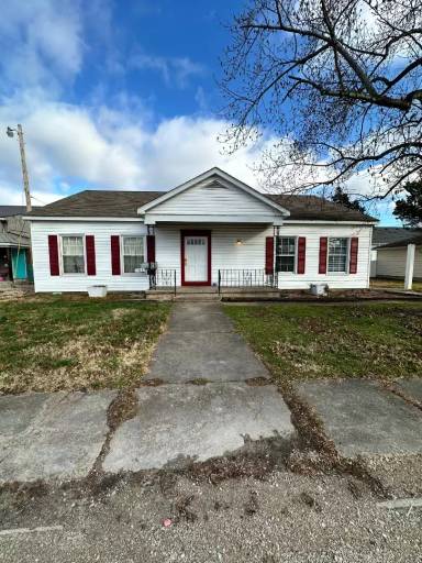 Main picture of 103 S Green St