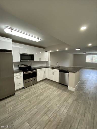 Main picture of 187 Lakeview Dr