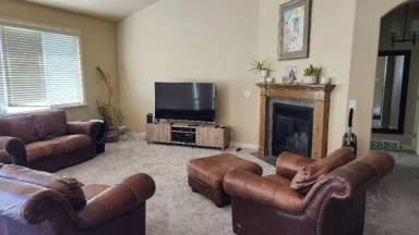 Main picture of 918 S Crescent Way