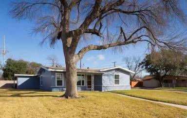 Main picture of 303 Schmeltzer Ln