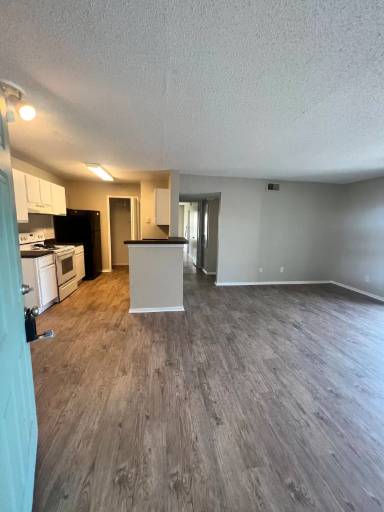 Main picture of 2230 Cascades Blvd