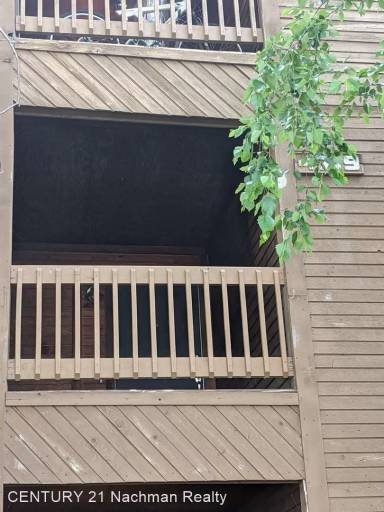 Main picture of 4719 Race St