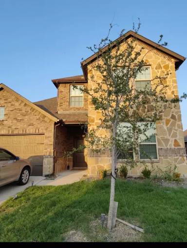 Main picture of 1103 Wagon Wheel Way
