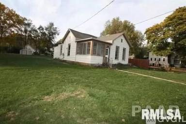 Main picture of 2403 NE Madison Ave