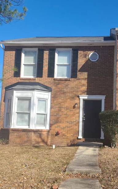 Main picture of 8010 Woodlake Dr