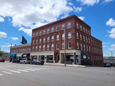 Main picture of 1360 Elm St