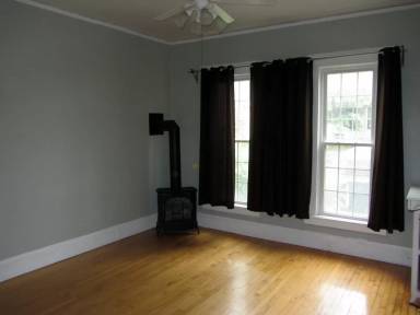 Main picture of 1825 N Oakland Ave