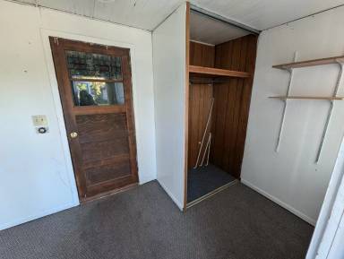 Main picture of 222 3rd Ave NE