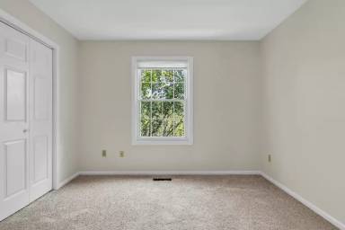 Main picture of 62 Manorwood Dr