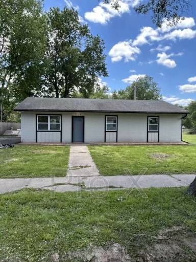 Main picture of 1208 E 8th St