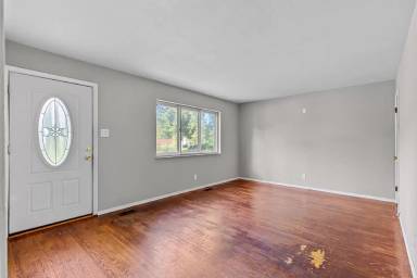 Main picture of 105 Brower Ln