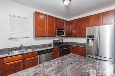 Main picture of 3540 S Dearborn St
