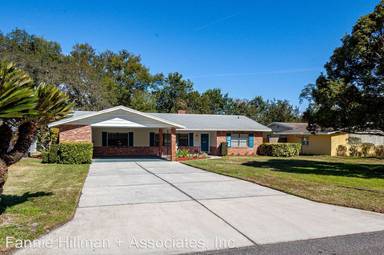 Main picture of 1947 Woodcrest Dr