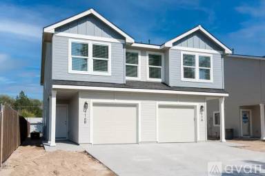 Main picture of 105 W Park Ave