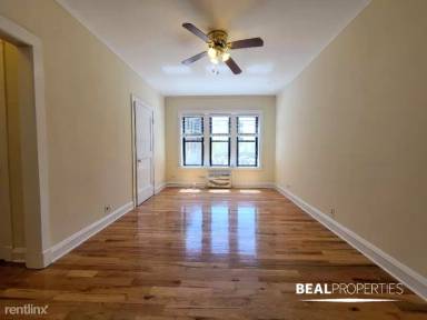 Main picture of 744 W Addison St