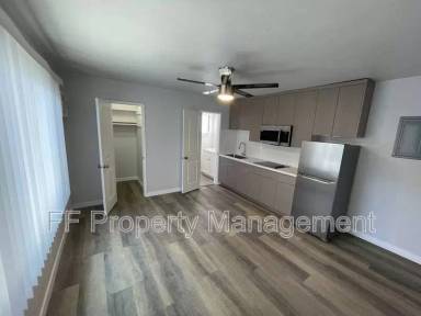 Main picture of 1512 Grismer Ave