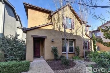 Main picture of 900 Lyon Pl
