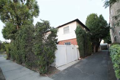 Main picture of 6254 Whitsett Ave