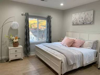 Main picture of 1709 Golden Hills Dr