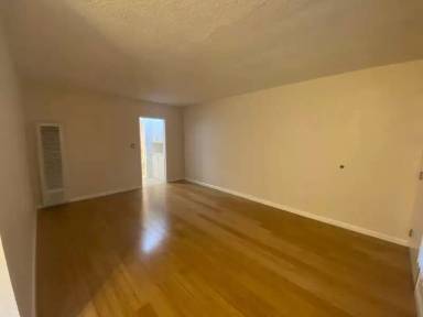 Main picture of 2637 Centinela Ave