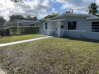 Main picture of 400 NW 136th St