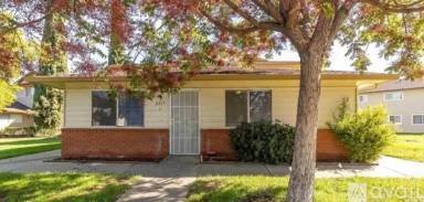 Main picture of 2317 Lemontree Way