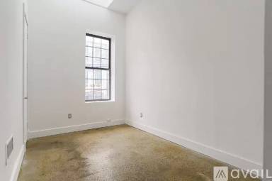 Main picture of 753 Lexington Ave